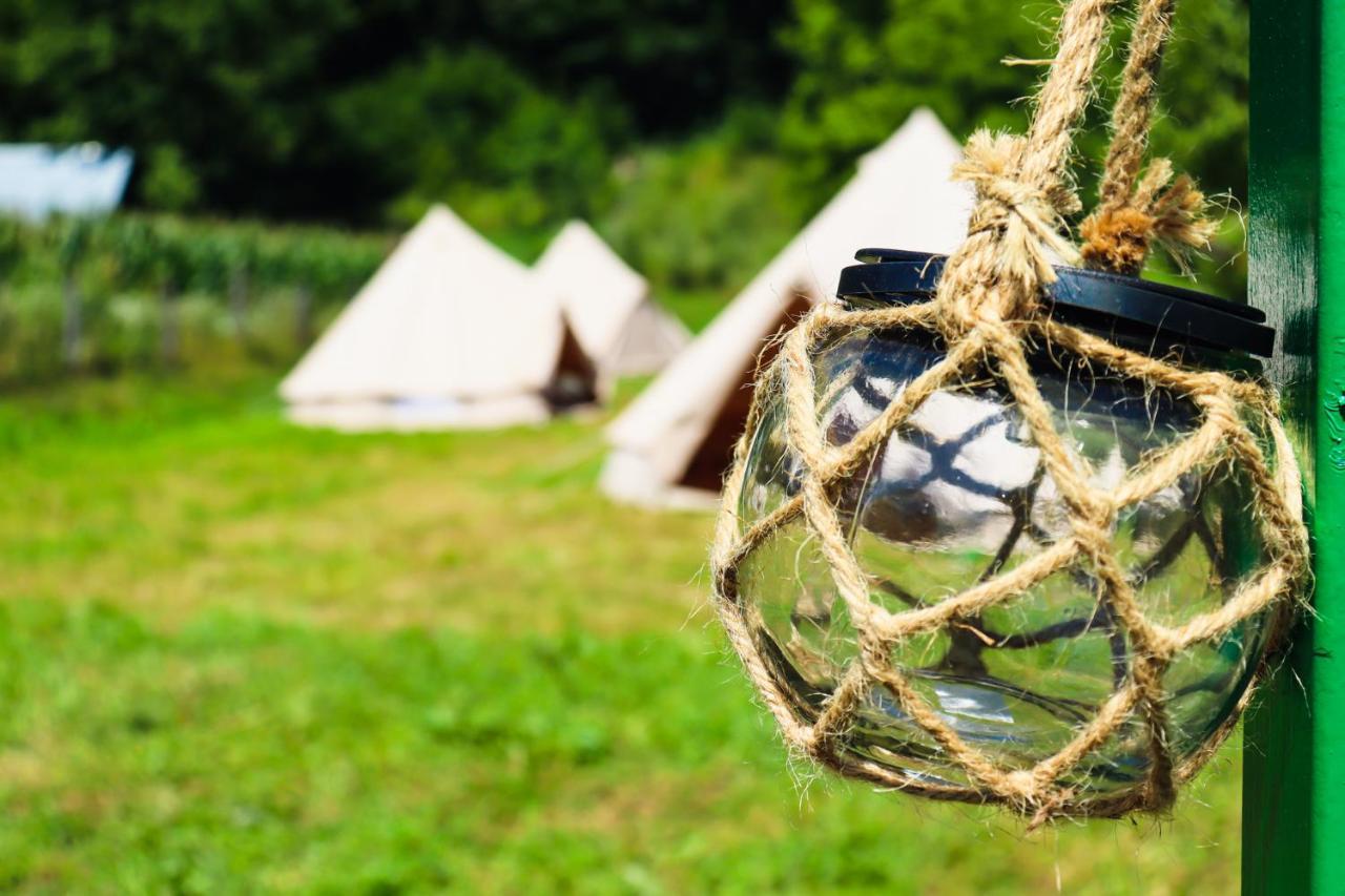 Luna Rock Glamping Brezoi - Blue Scai מראה חיצוני תמונה