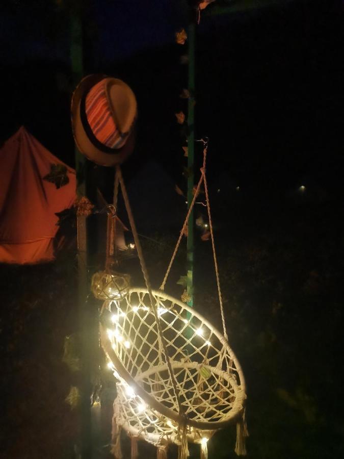 Luna Rock Glamping Brezoi - Blue Scai מראה חיצוני תמונה