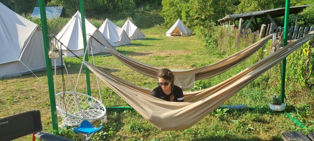 Luna Rock Glamping Brezoi - Blue Scai מראה חיצוני תמונה
