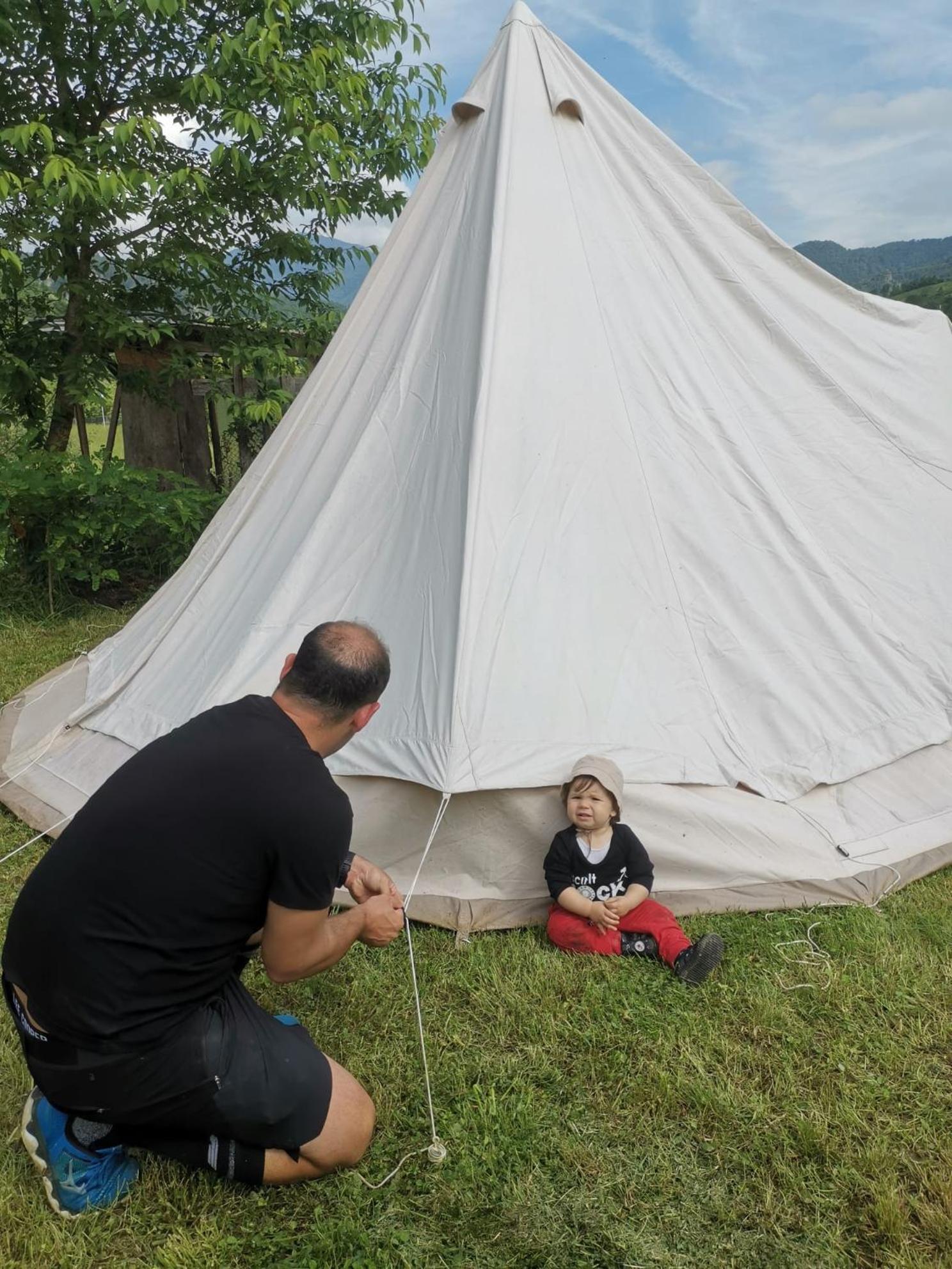 Luna Rock Glamping Brezoi - Blue Scai מראה חיצוני תמונה