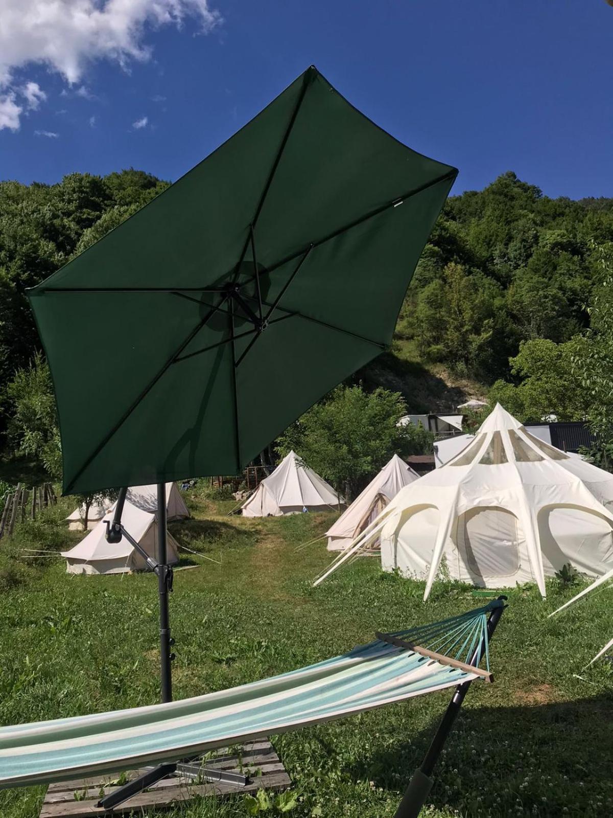 Luna Rock Glamping Brezoi - Blue Scai מראה חיצוני תמונה