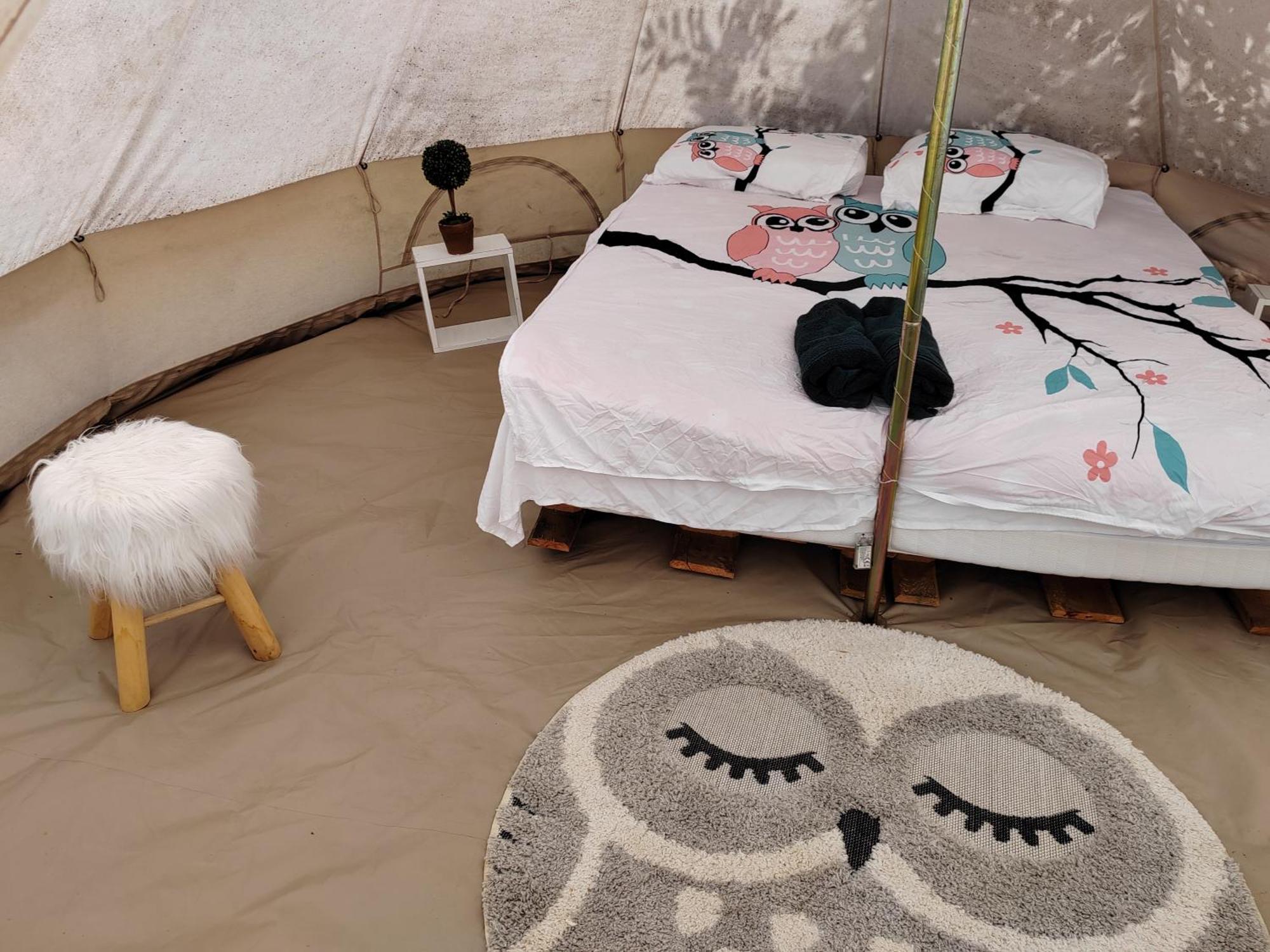 מלון Luna Rock Glamping Brezoi - Blue Scai מראה חיצוני תמונה