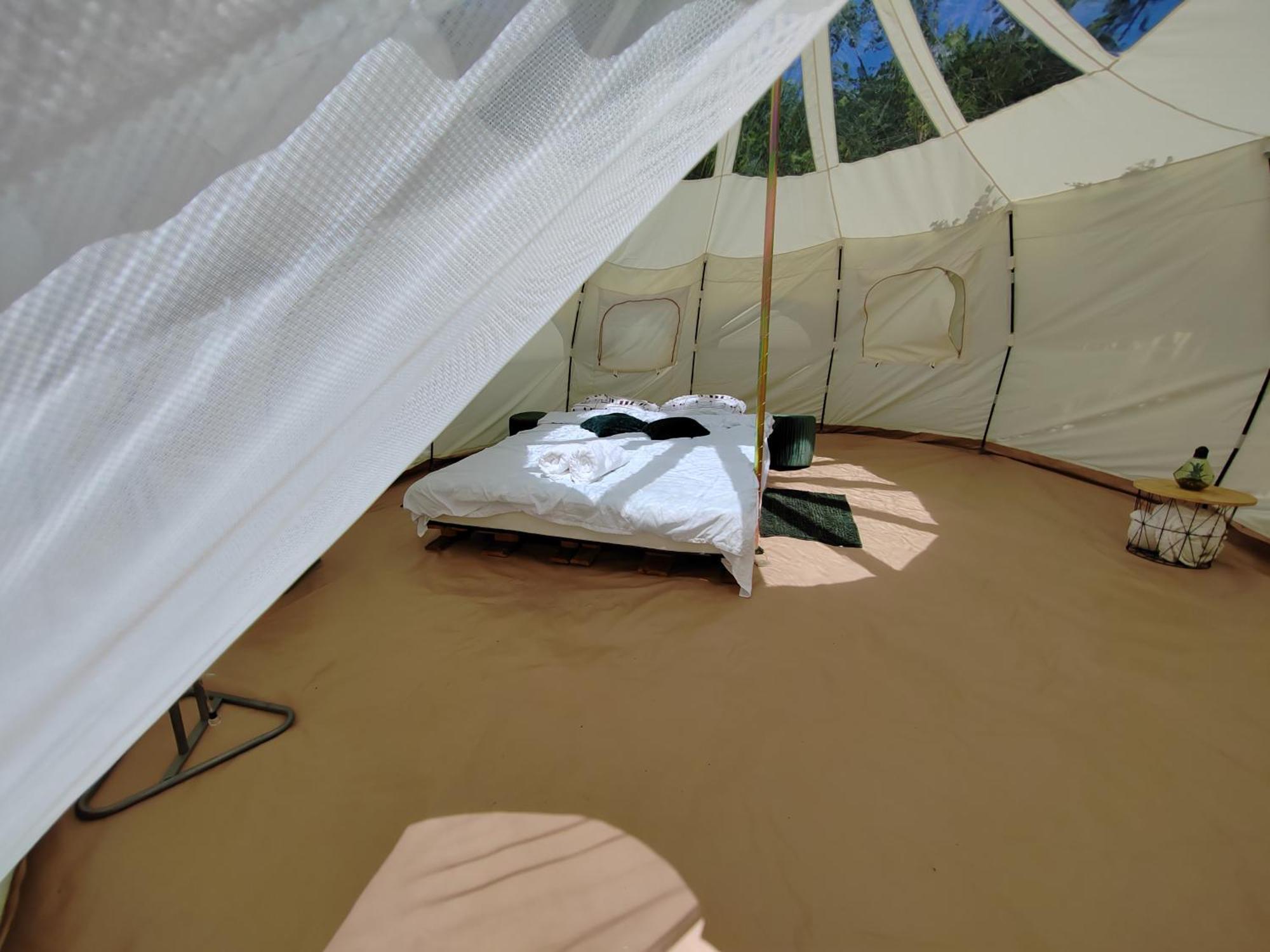 Luna Rock Glamping Brezoi - Blue Scai מראה חיצוני תמונה